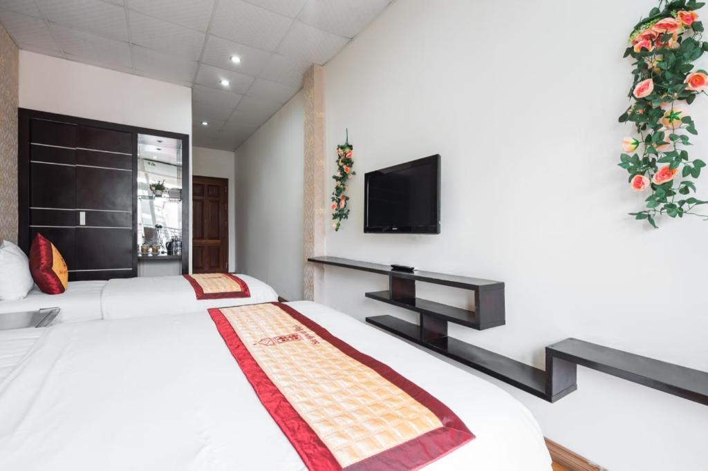 Hotel At Lily's 3*