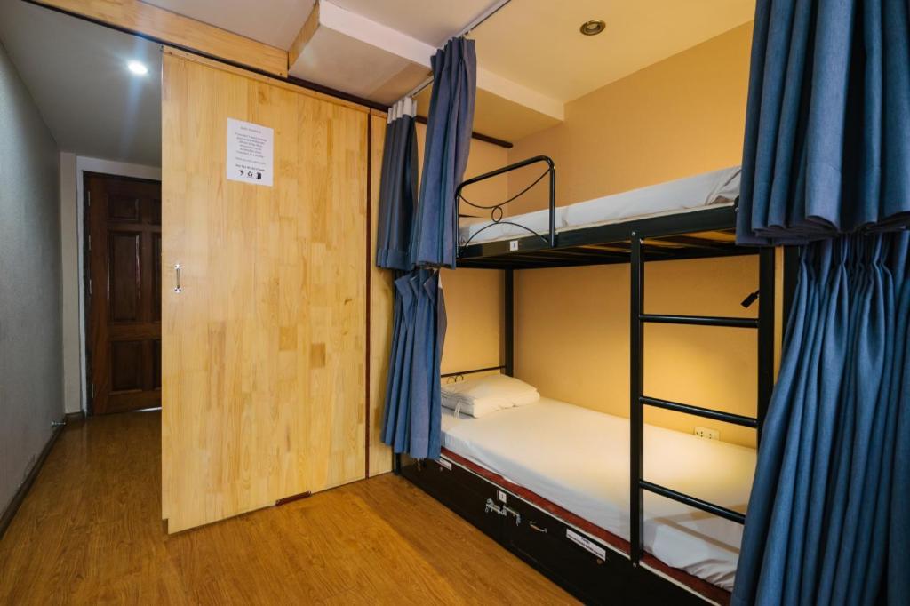 Hotel At Lily's 3*
